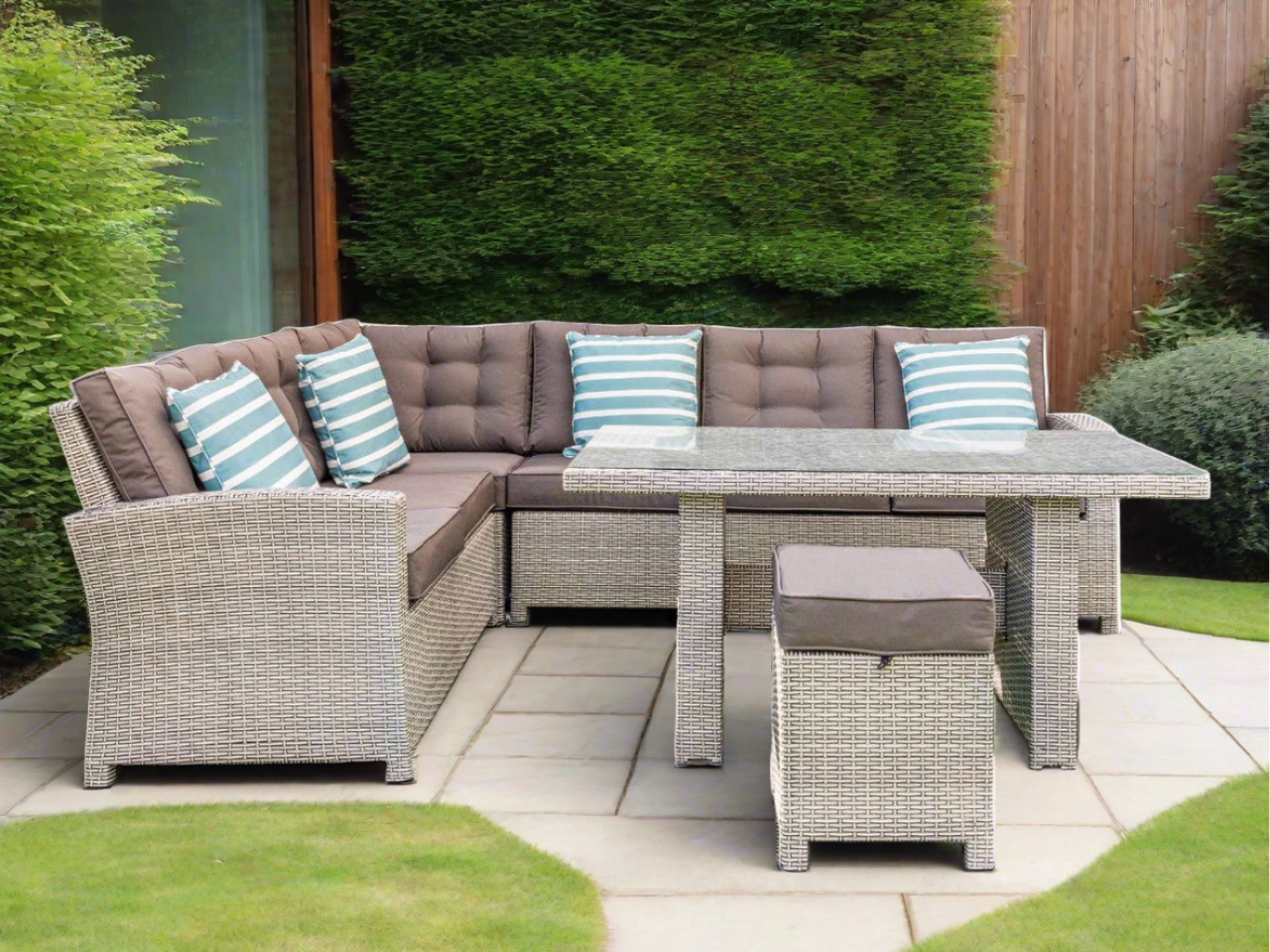 Grace Bay Corner Casual Lounging Dining Corner Set