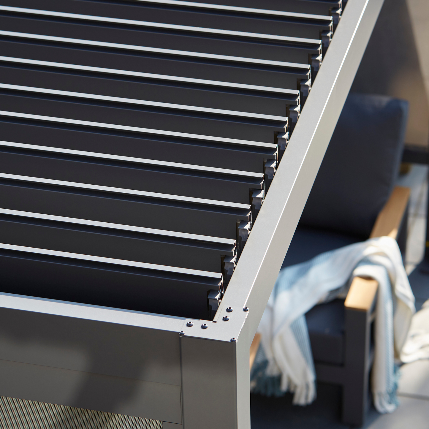 Royce Cube Aluminium Luxury Pergola with Solar LED Light Pack | Anthracite | 4 x 4 Metre