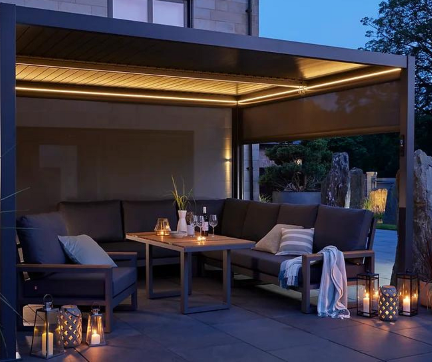 Royce Cube Aluminium Luxury Pergola with Solar LED Light Pack | Anthracite | 4 x 4 Metre